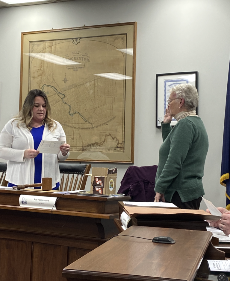 Photos New Mayor City Council Members Sworn In The Manchester Mirror